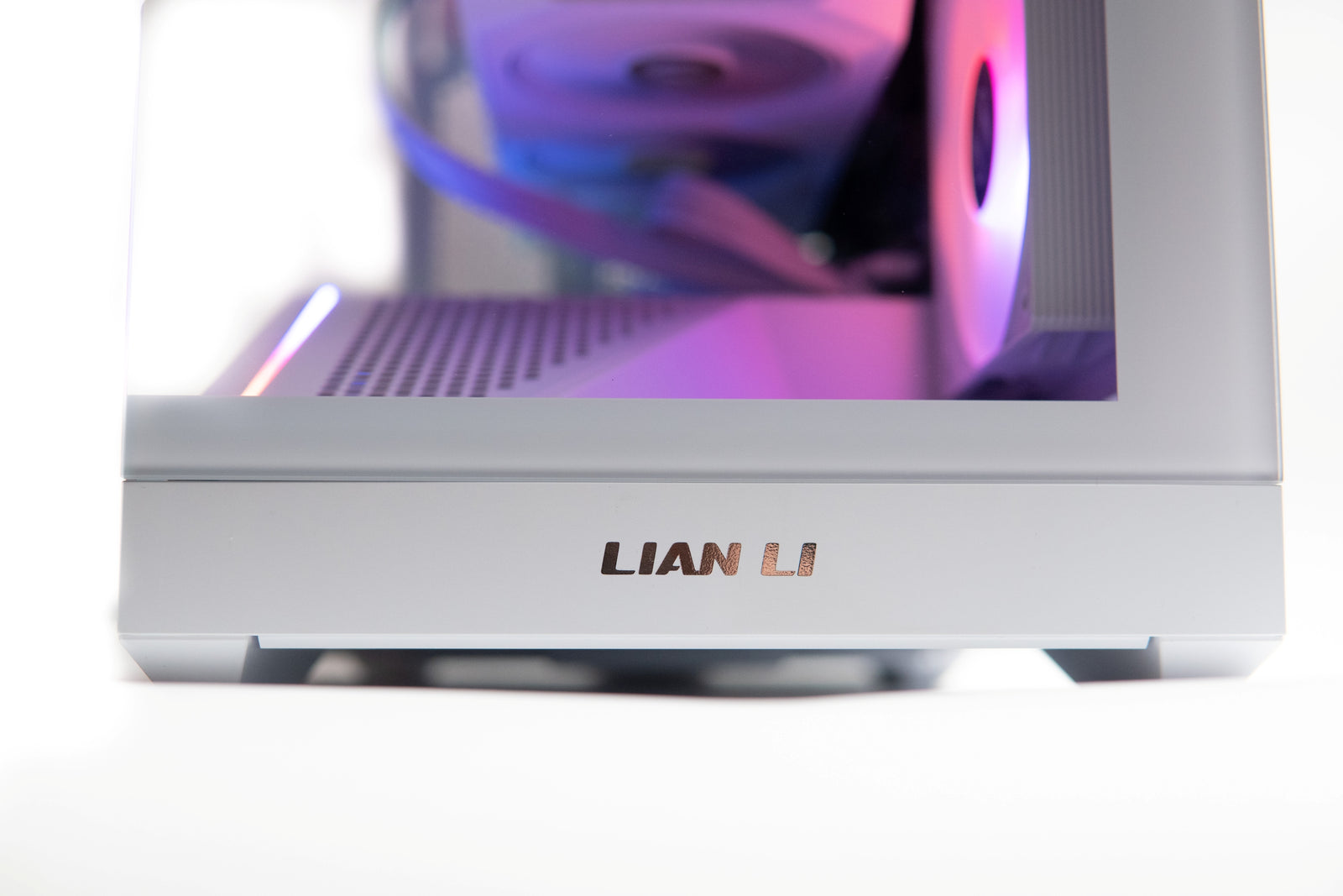 A1 - AMD Arctic - Nvidia RTX 5070TI 16GB GDDR7