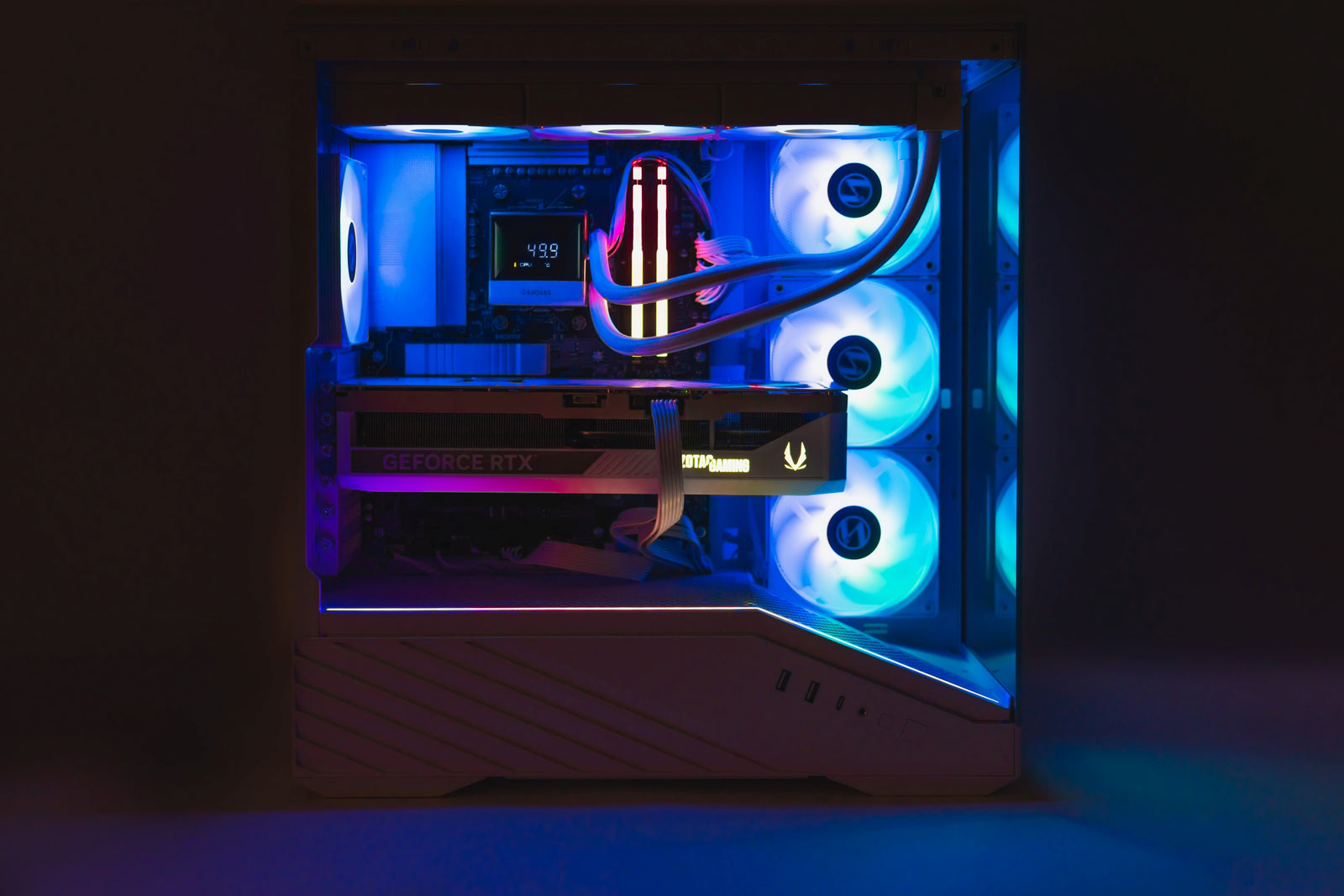 A1 - AMD Arctic - Nvidia RTX 5070TI 16GB GDDR7