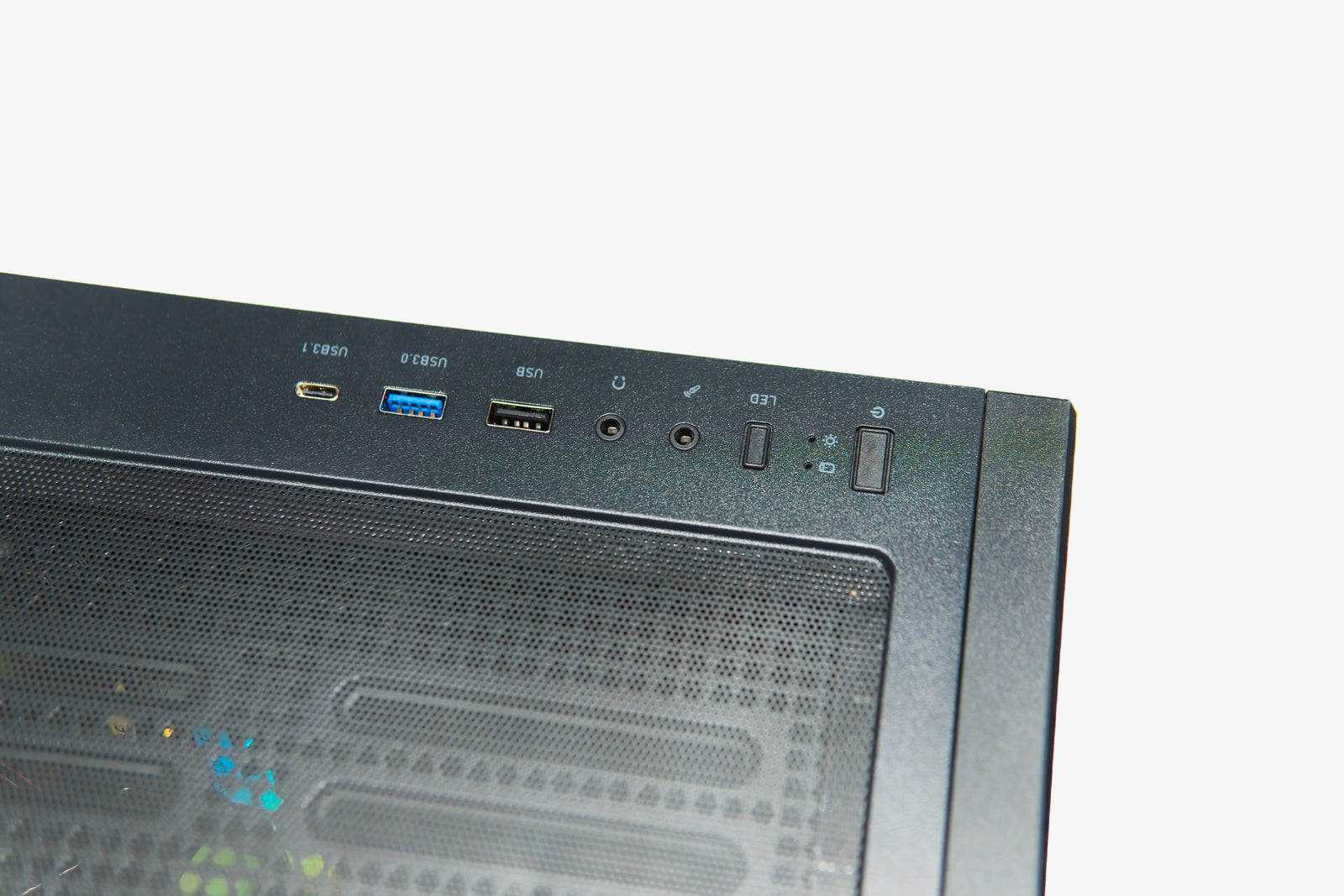 M1 - AMD Ryzen 7 7800X3D - NVIDIA RTX 5070TI 16GB GDDR7